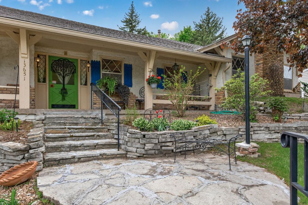 Photo of 13651 Oakwood Curve, Burnsville, MN 55337 (MLS # 7073453)
