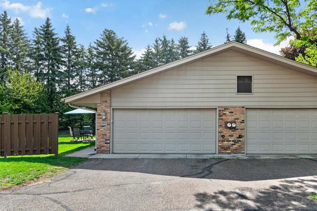 Photo of 9601 Lonsdale Circle, Hopkins, MN 55305 (MLS # 7121205)