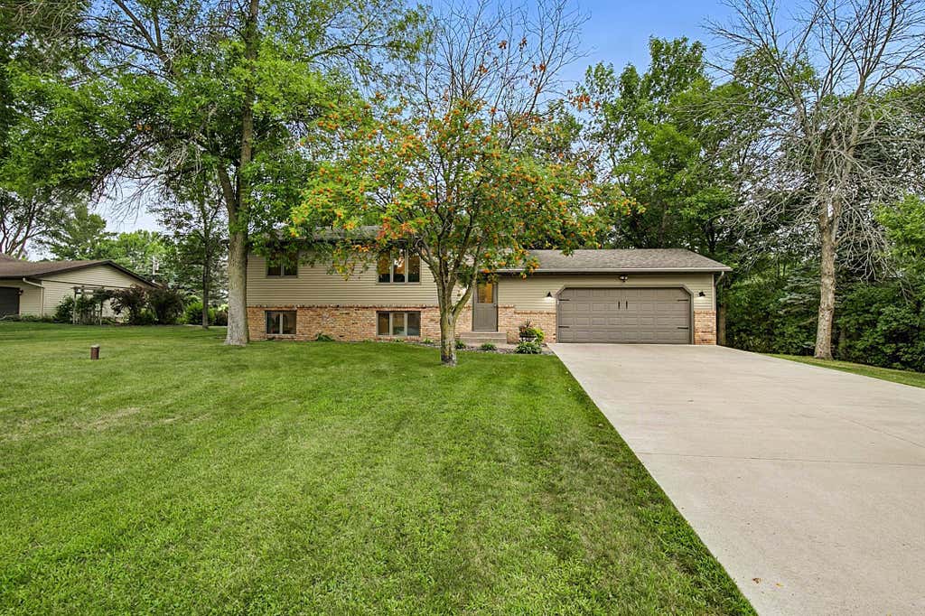 Photo of 1557 Wildwood Road, Saint Cloud, MN 56303 (MLS # 7125089)