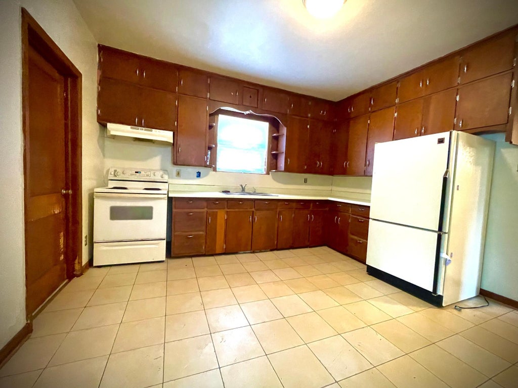 Photo of 918 Jefferson Avenue, Albert Lea, MN 56007 (MLS # 7113049)