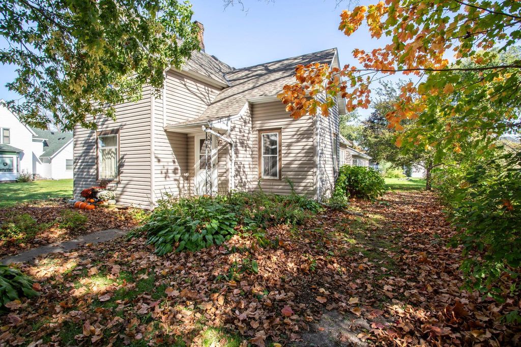 Photo of 110 N Pearl Street, River Falls, WI 54022 (MLS # 7014063)