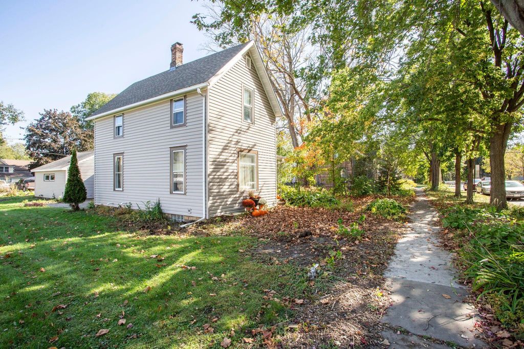 Photo of 110 N Pearl Street, River Falls, WI 54022 (MLS # 7014063)