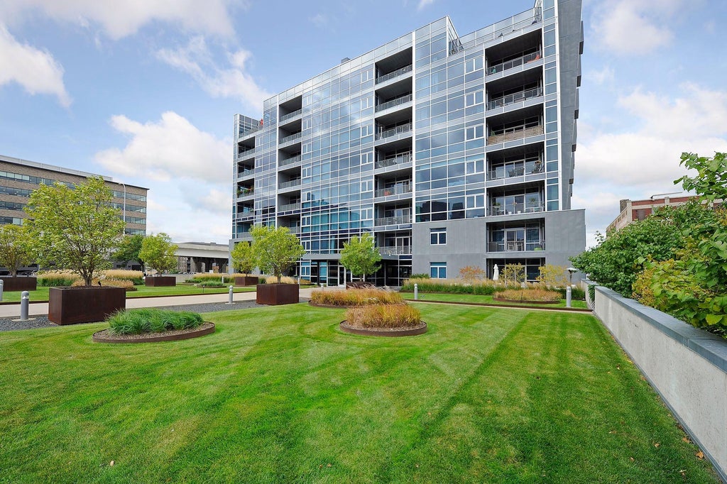 Photo of 345 6th Avenue N #706, Minneapolis, MN 55401 (MLS # 7138323)