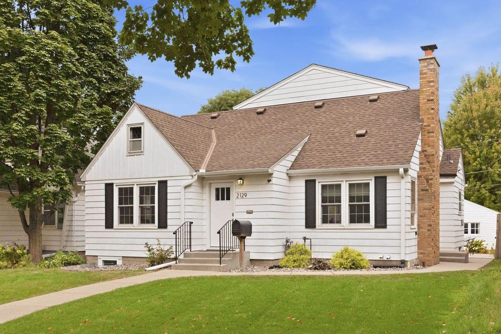 Photo of 2129 Hartford Avenue, Saint Paul, MN 55116 (MLS # 7134806)