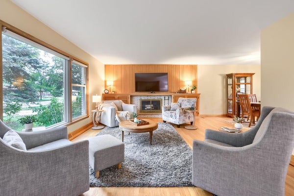 747 GRANDVIEW AVE W, SAINT PAUL, MN 55113 - Image 7ff1971815c14076bfcdc2f545adc96d/2276350091