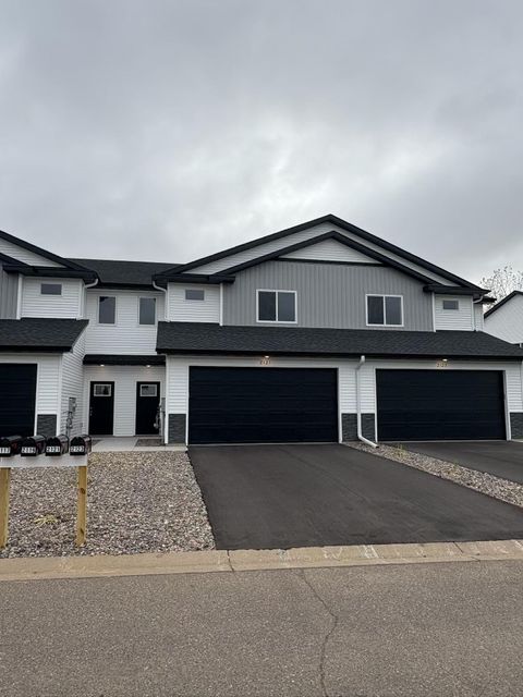 2121 Cleveland Way S Cambridge MN 55008