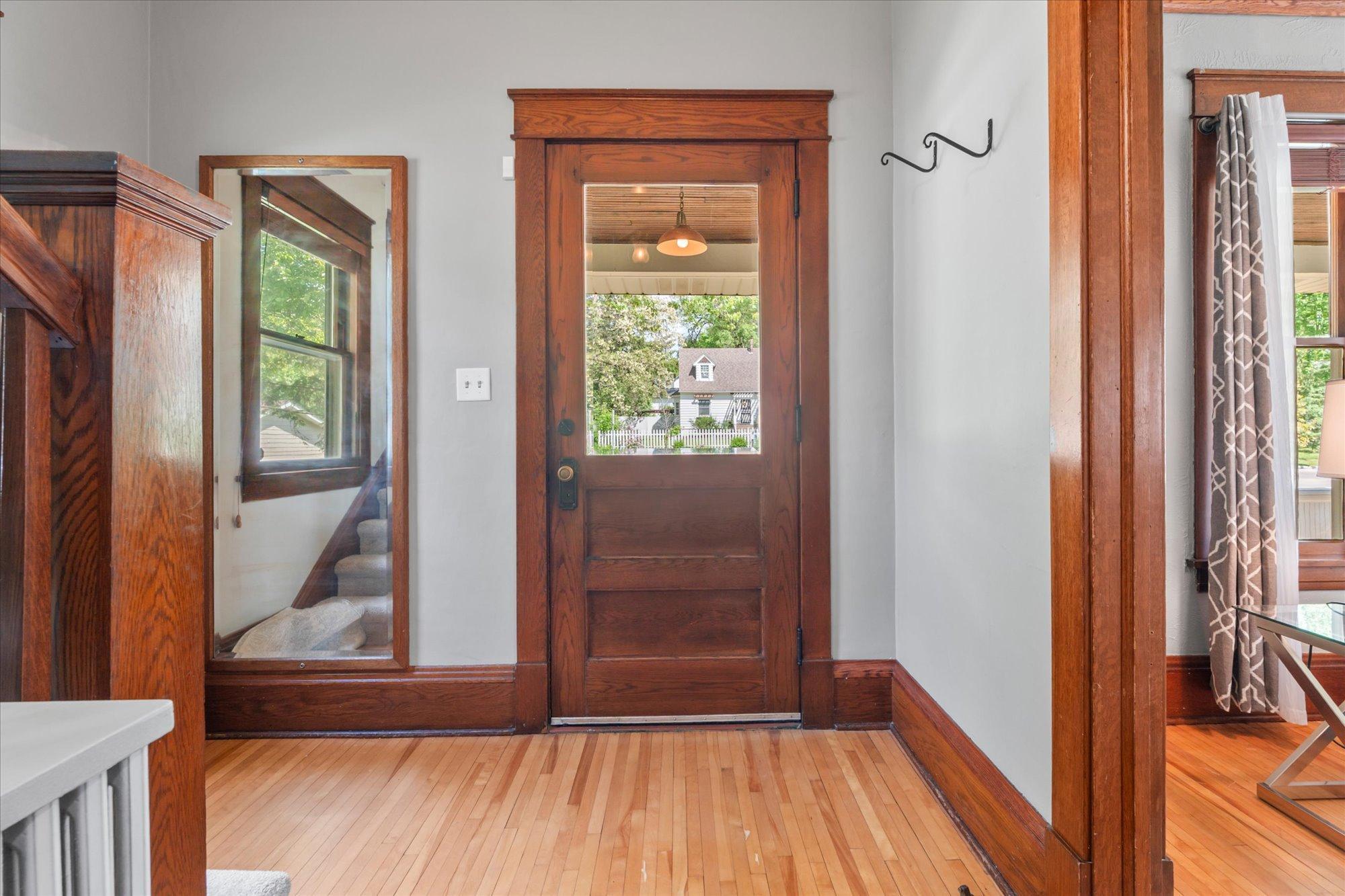 1227 2nd Street