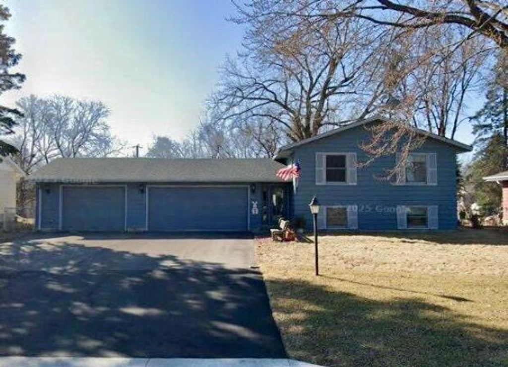 Photo of 2425 80th Avenue N, Brooklyn Park, MN 55444 (MLS # 7077928)