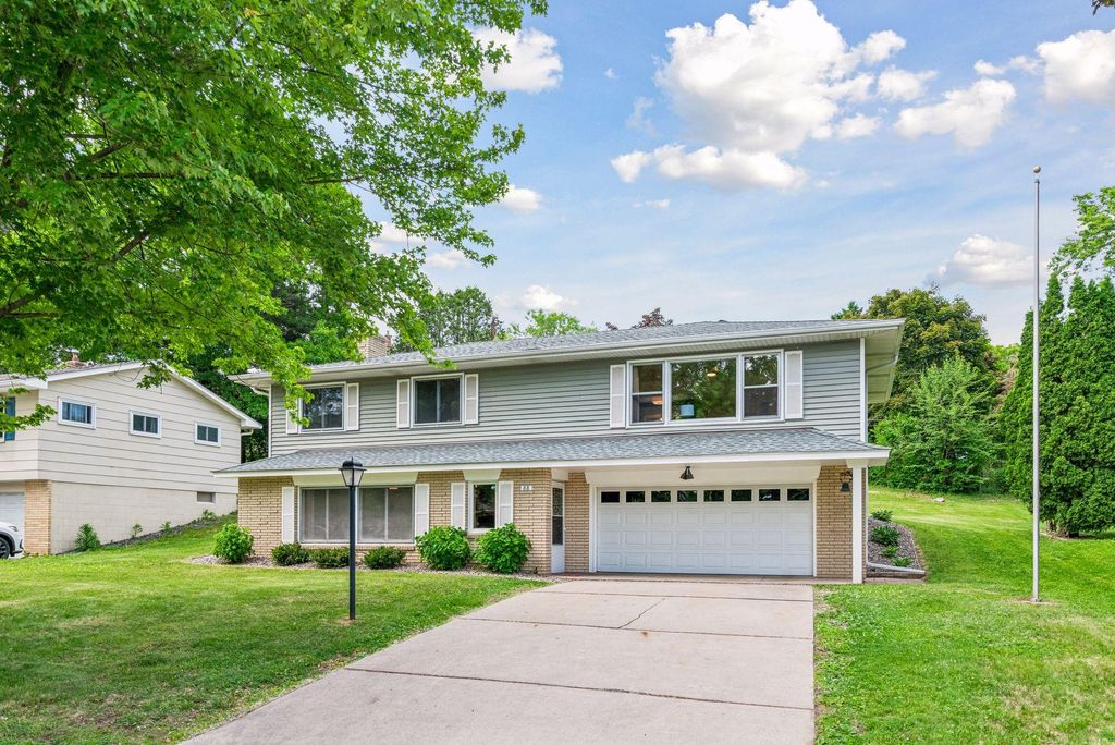 Photo of 88 Battle Creek Place, Saint Paul, MN 55119 (MLS # 7072722)
