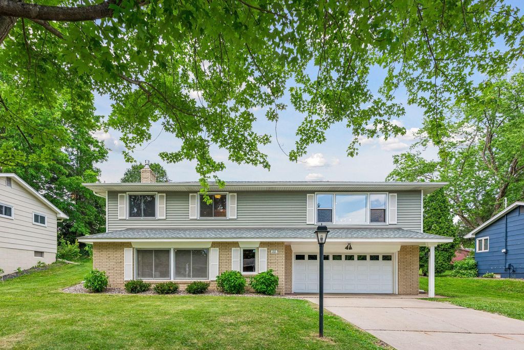 Photo of 88 Battle Creek Place, Saint Paul, MN 55119 (MLS # 7072722)