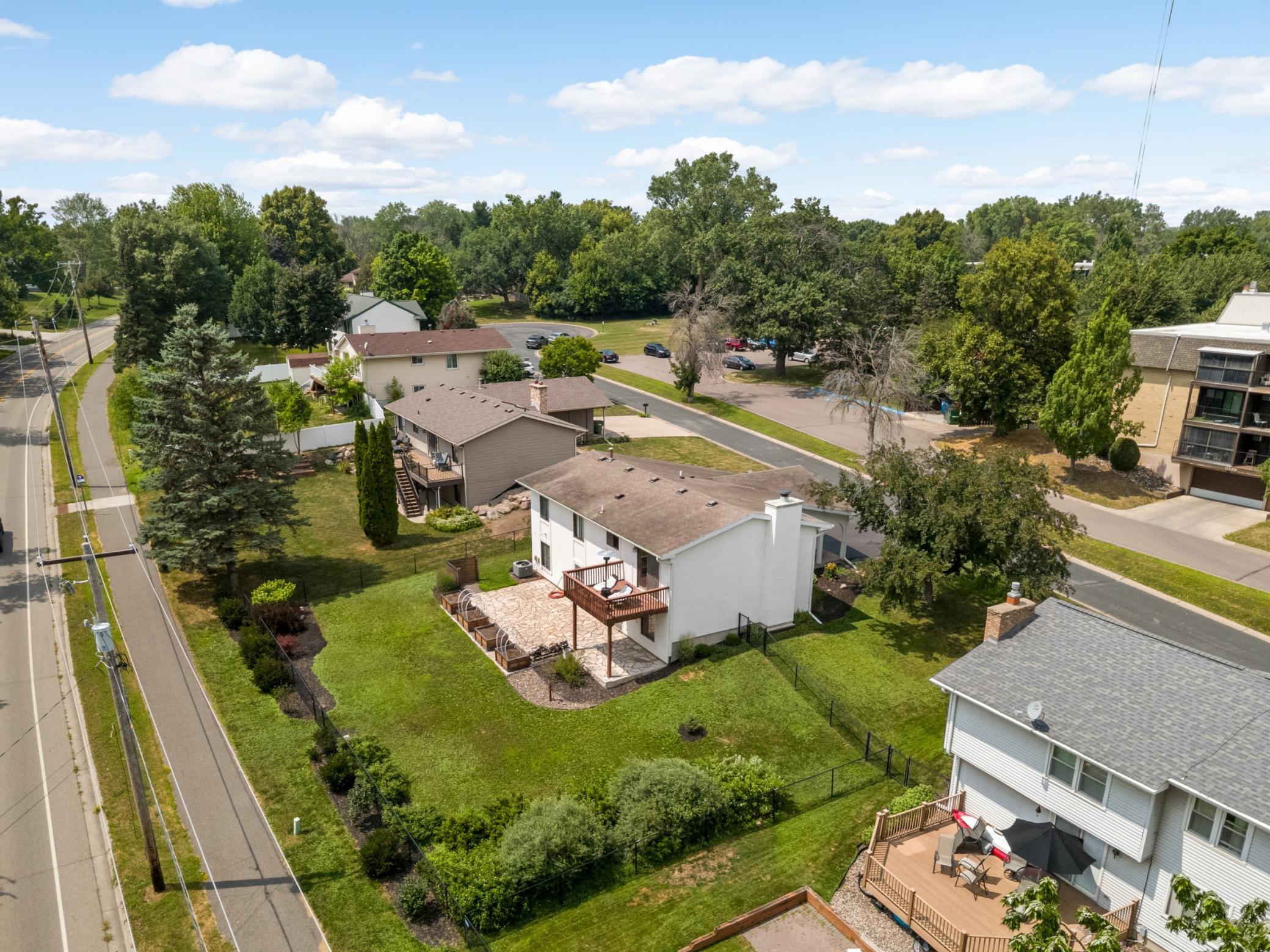 570 Kent Lane