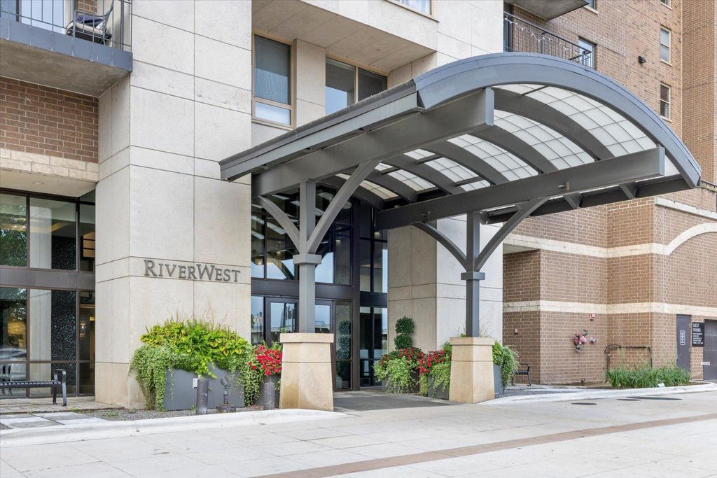 Photo of 401 S 1st Street #1823, Minneapolis, MN 55401 (MLS # 7037477)