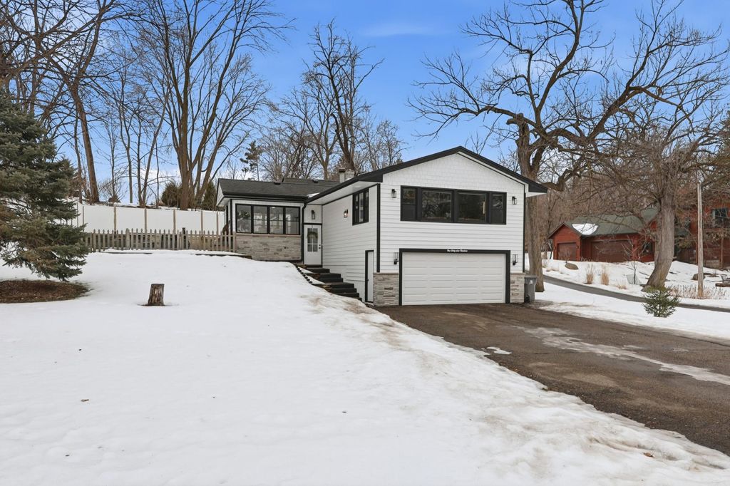 Photo of 16919 Cottage Grove Avenue, Minnetonka, MN 55391 (MLS # 7019188)