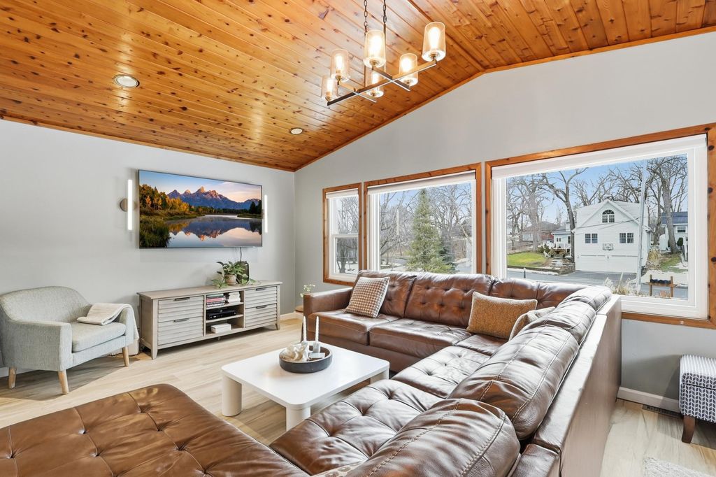 Photo of 16919 Cottage Grove Avenue, Minnetonka, MN 55391 (MLS # 7019188)