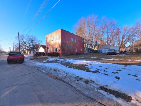 1303 4th Avenue NE Austin MN 55912
