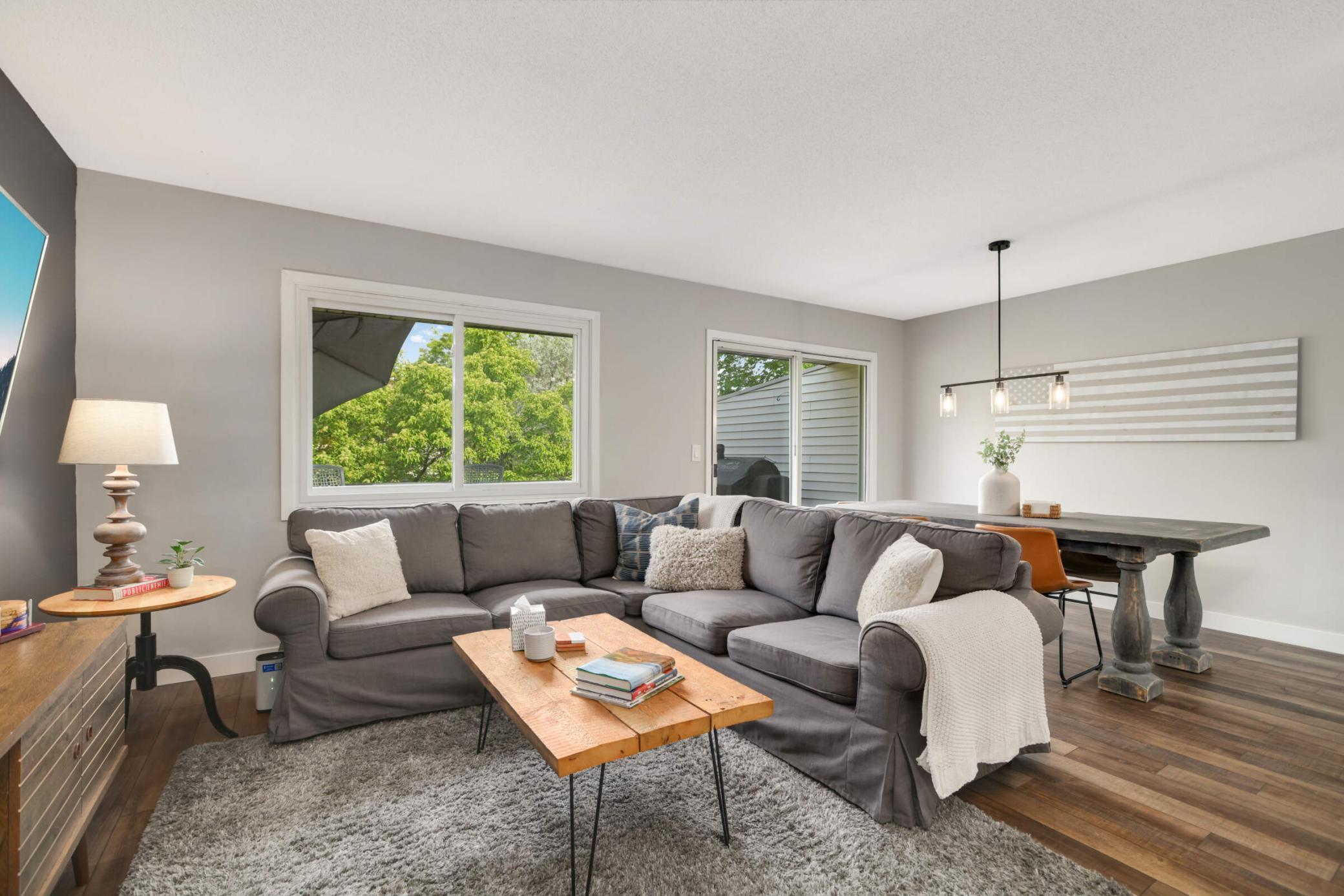 4119 Sylvia Lane S