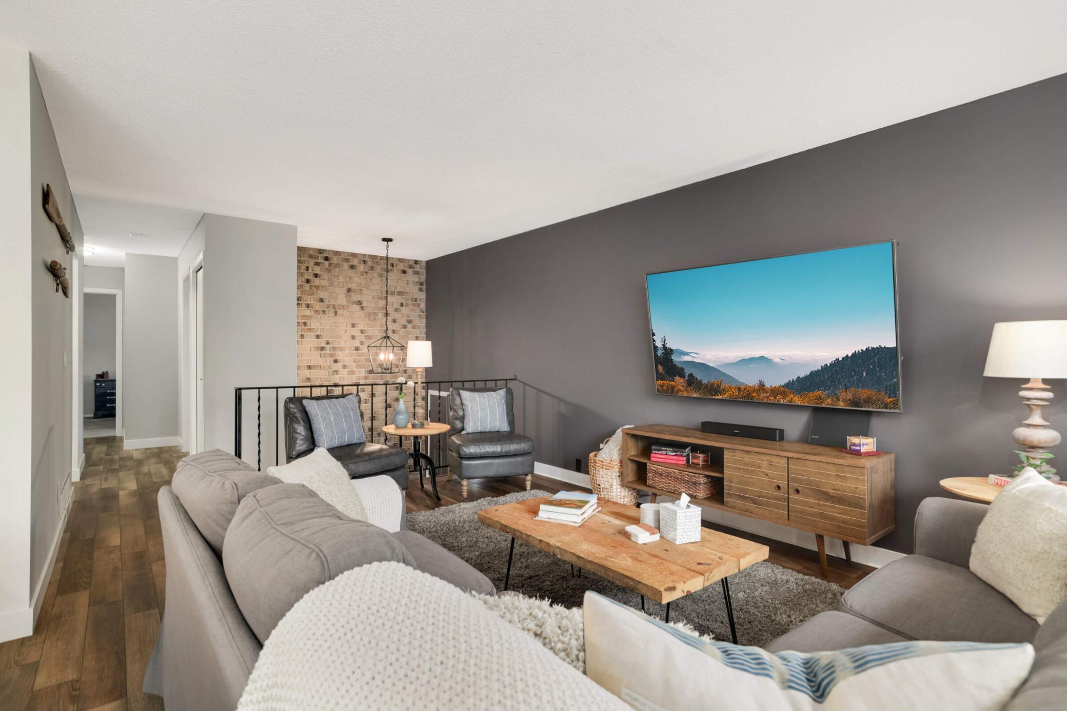 4119 Sylvia Lane S