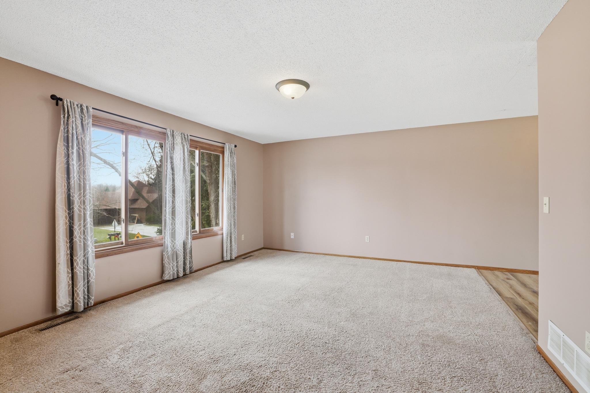 1057 Tamarack Lane