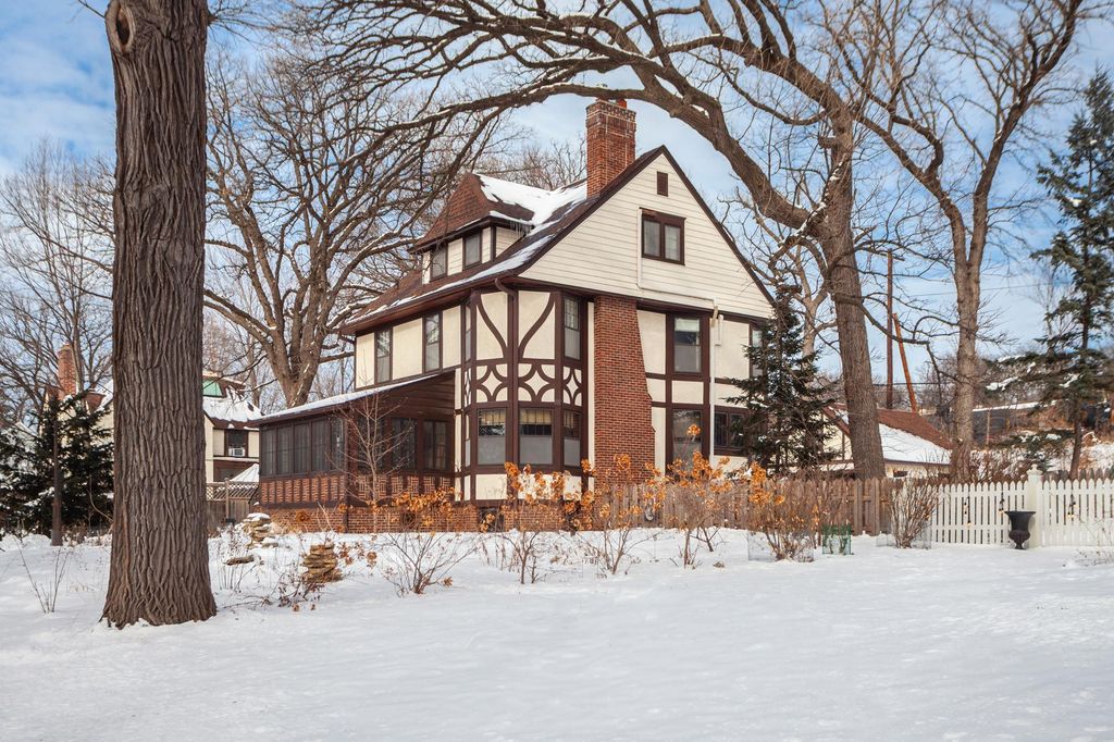 Photo of 1933 E River Terrace, Minneapolis, MN 55414 (MLS # 7001492)