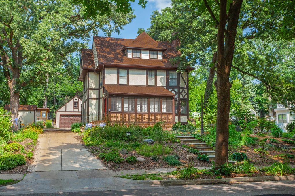 Photo of 1933 E River Terrace, Minneapolis, MN 55414 (MLS # 7001492)