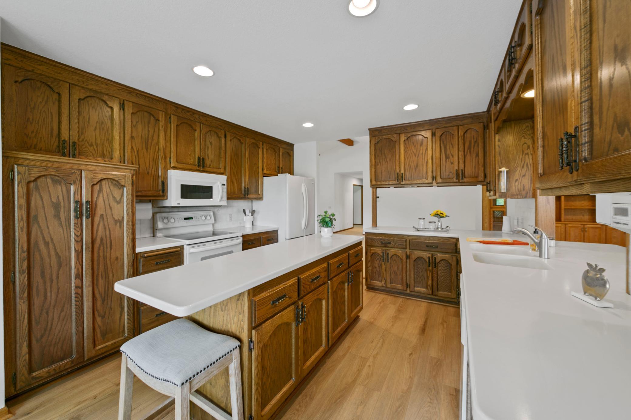 710 N Shore Drive W