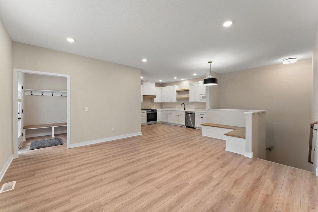 Photo of 2452 County Road D W, Roseville, MN 55112 (MLS # 7015206)