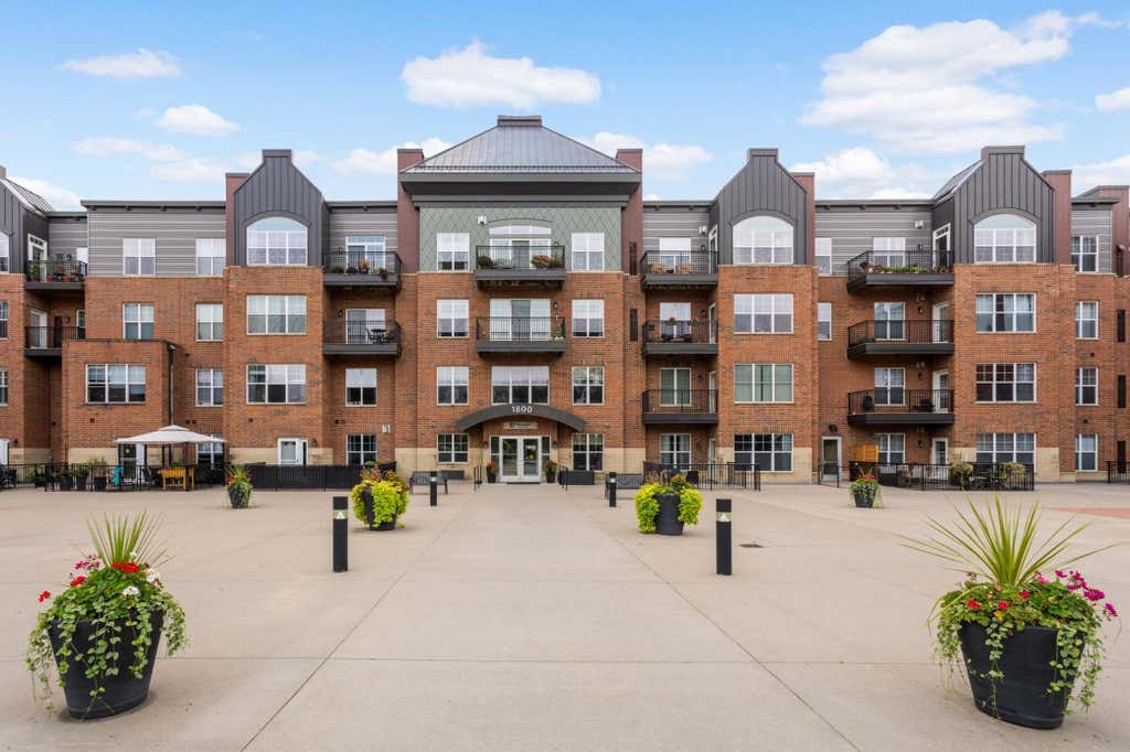 Photo of 1800 Graham Avenue #226, Saint Paul, MN 55116 (MLS # 7117861)