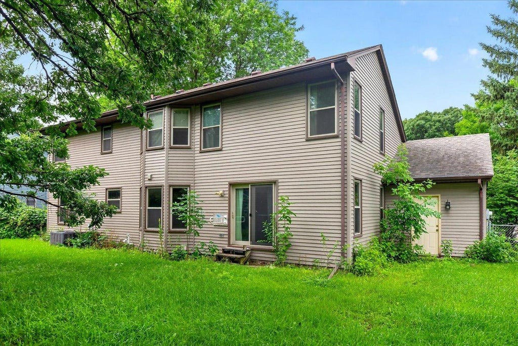 Photo of 9720 Oliver Avenue N, Brooklyn Park, MN 55444 (MLS # 7107256)