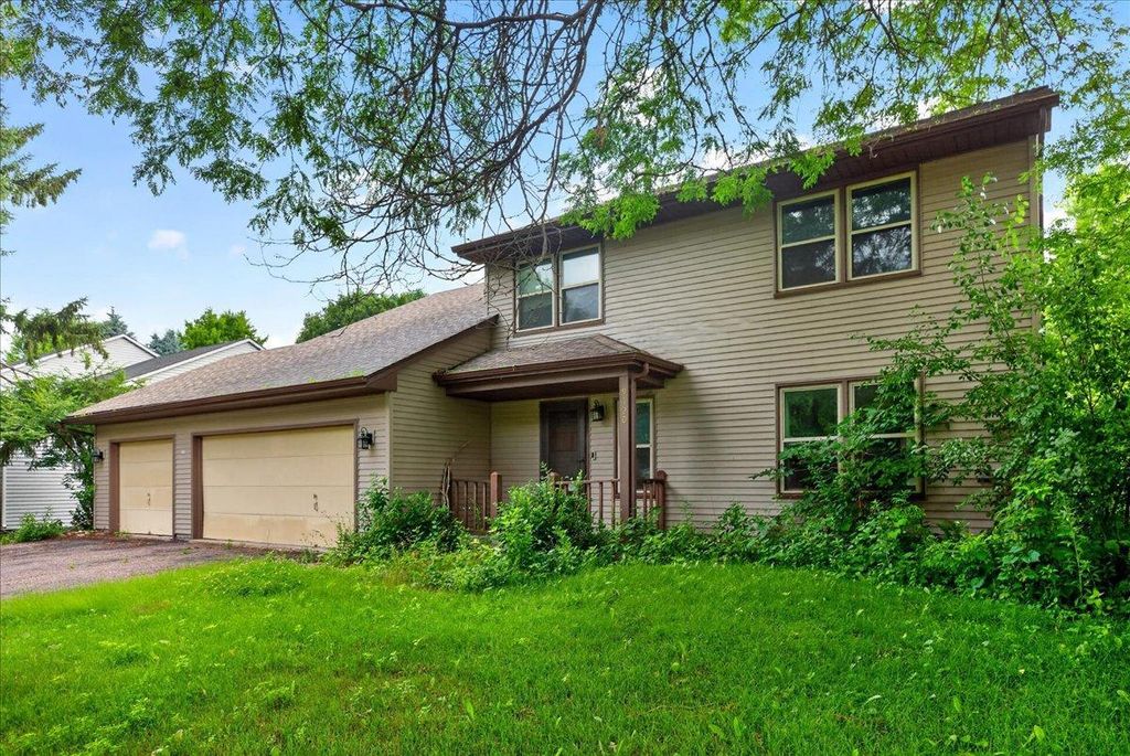 Photo of 9720 Oliver Avenue N, Brooklyn Park, MN 55444 (MLS # 7107256)