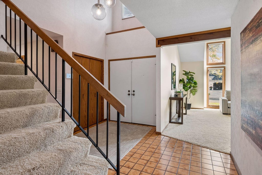 Photo of 190 Nevada Avenue S, Golden Valley, MN 55426 (MLS # 7105920)
