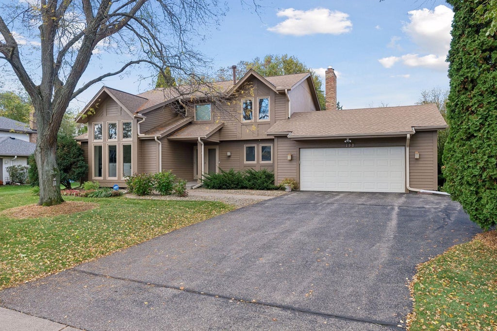 Photo of 190 Nevada Avenue S, Golden Valley, MN 55426 (MLS # 7105920)