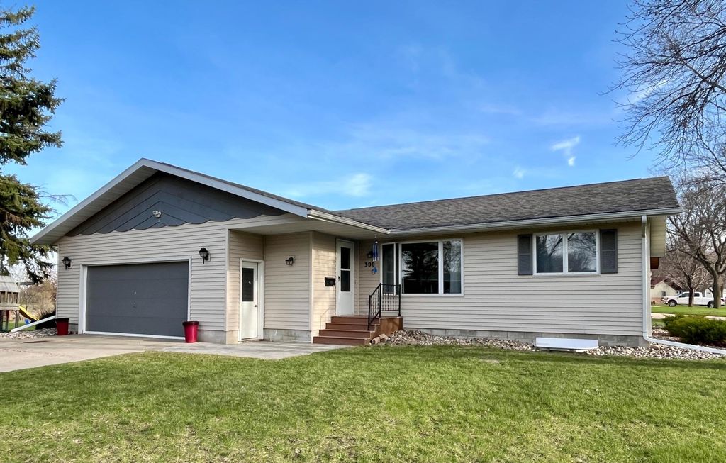 Photo of 300 G Street, Marshall, MN 56258 (MLS # 7059571)