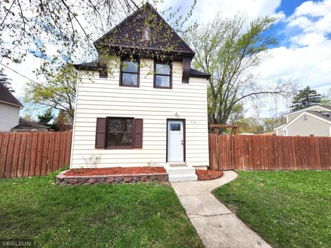 Photo of 919 Warner Avenue, South Saint Paul, MN 55075 (MLS # 7050502)