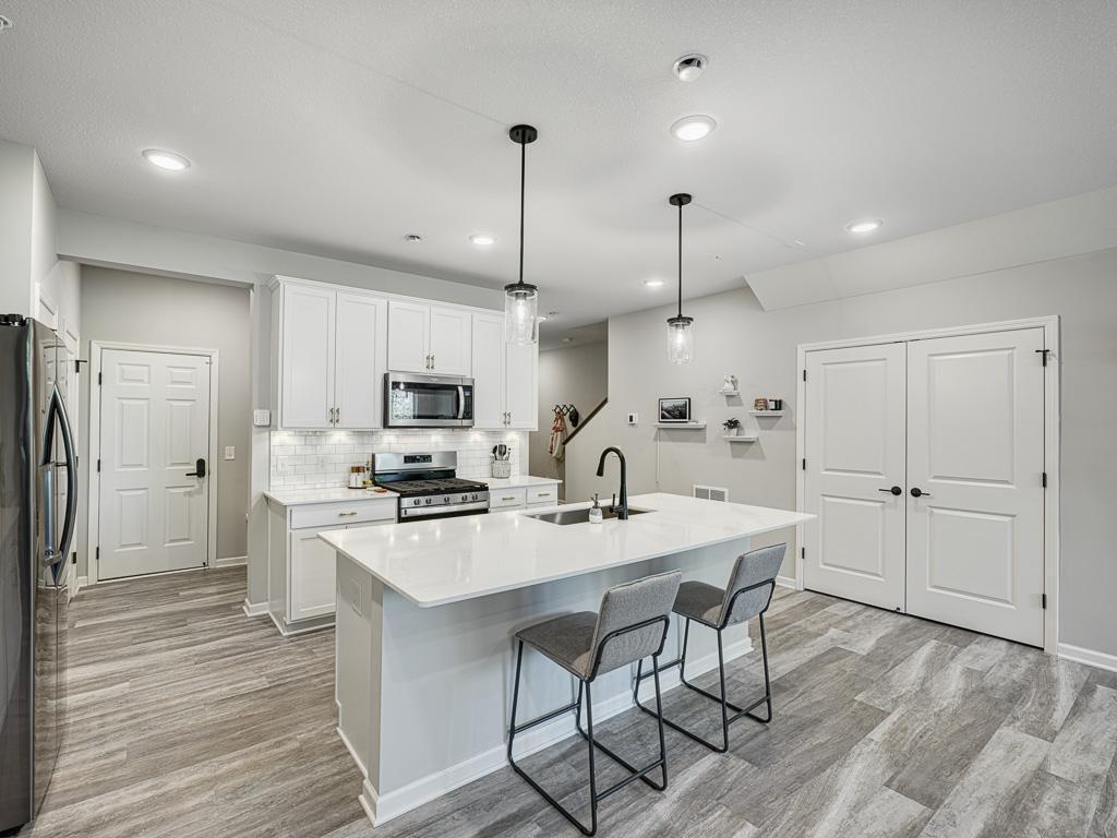4921 Avery Court