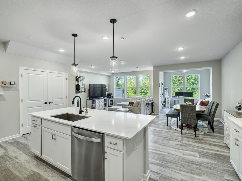 4921 Avery Court