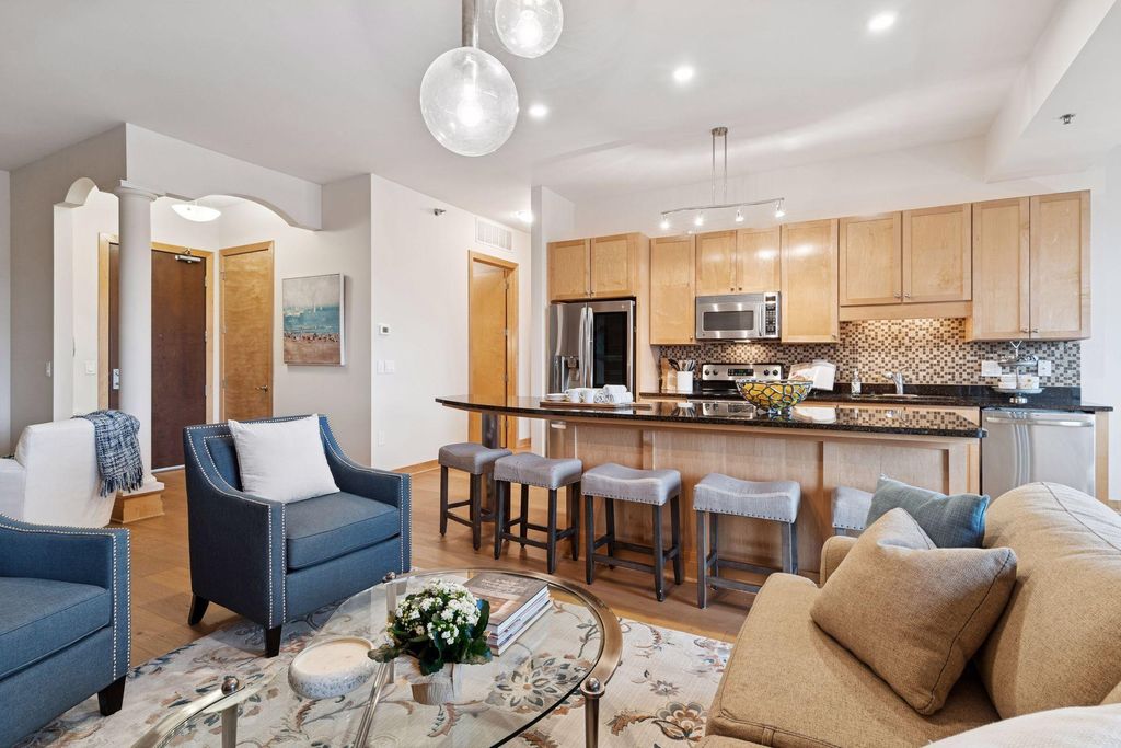 Photo of 317 Groveland Avenue #712, Minneapolis, MN 55403 (MLS # 7007719)