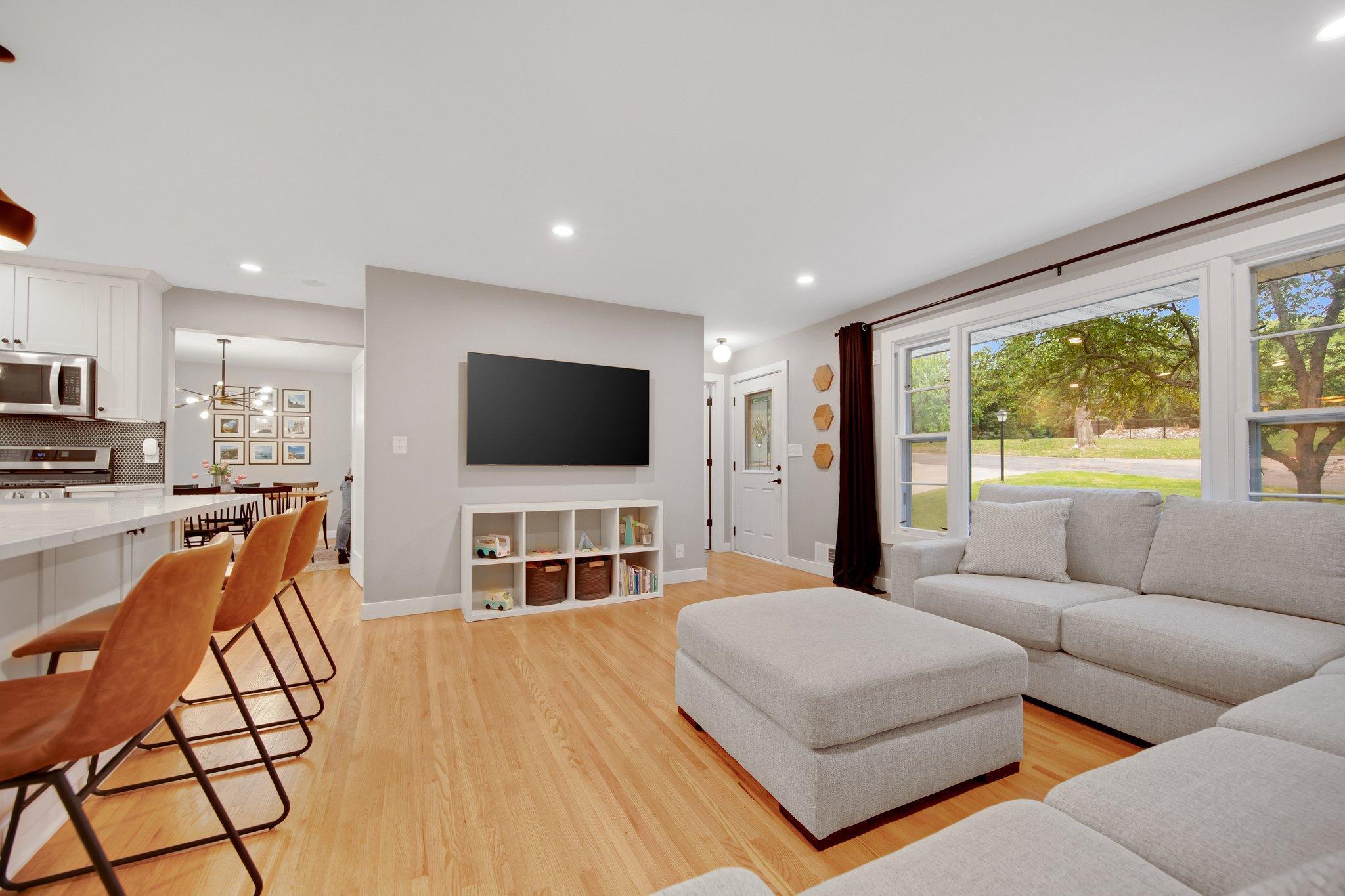 2400 Oakwood Drive