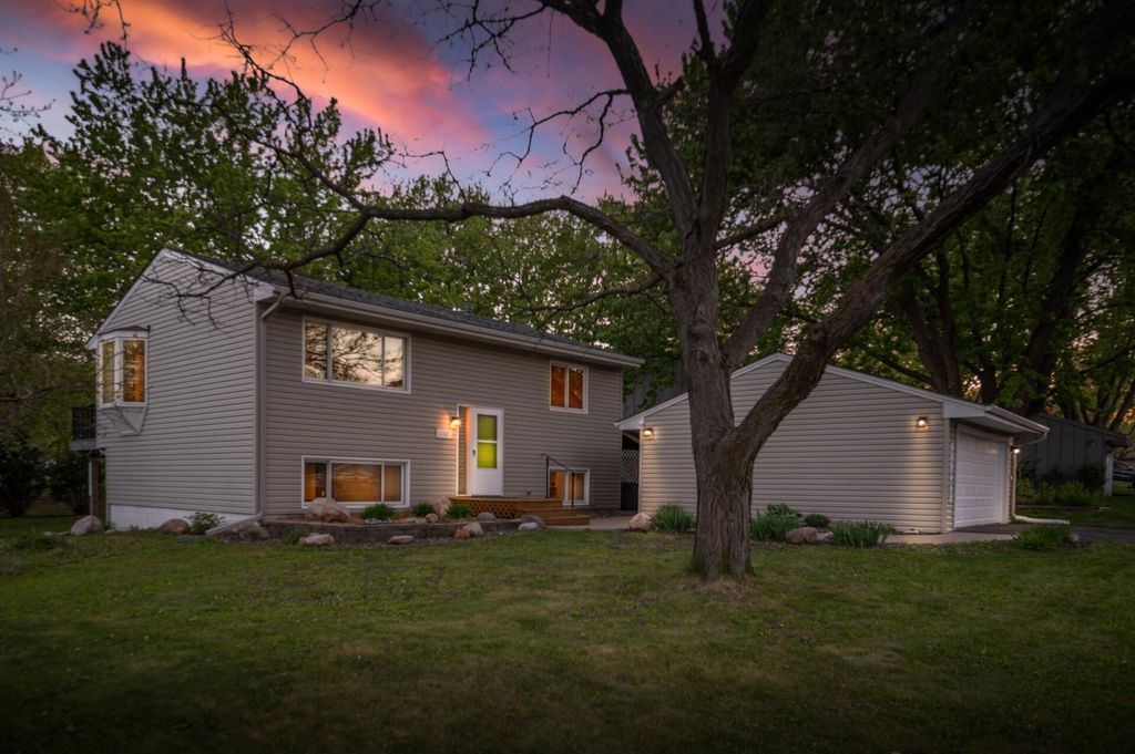 Photo of 11501 Red Fox Drive, Maple Grove, MN 55369 (MLS # 7073752)
