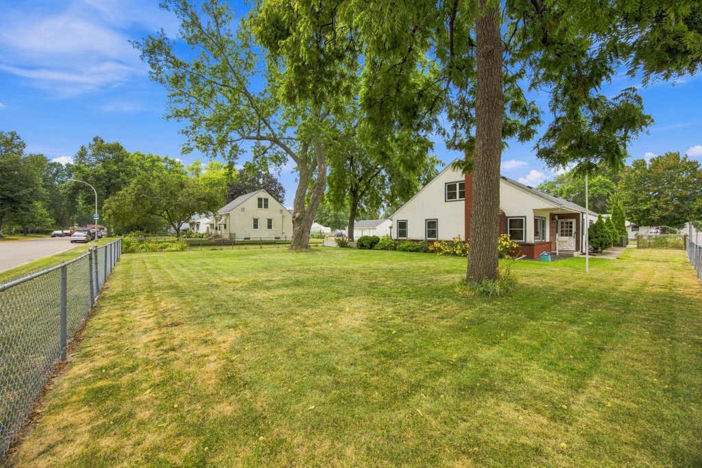 Photo of 6900 Queen Avenue S, Richfield, MN 55423 (MLS # 7128096)