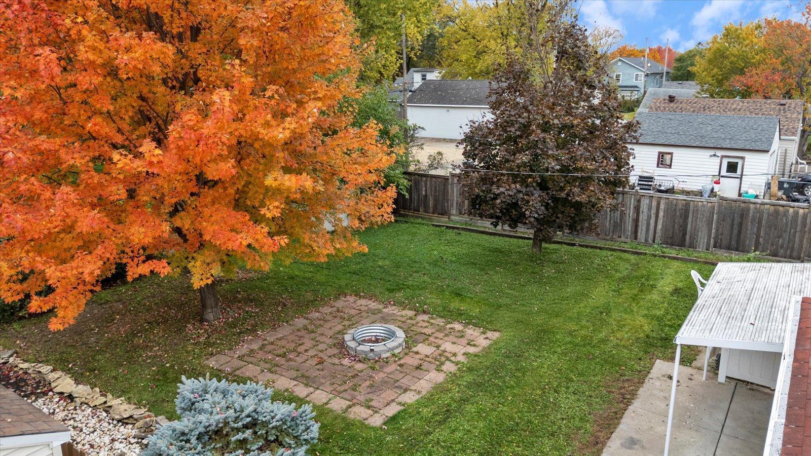 32 Jessamine Avenue E