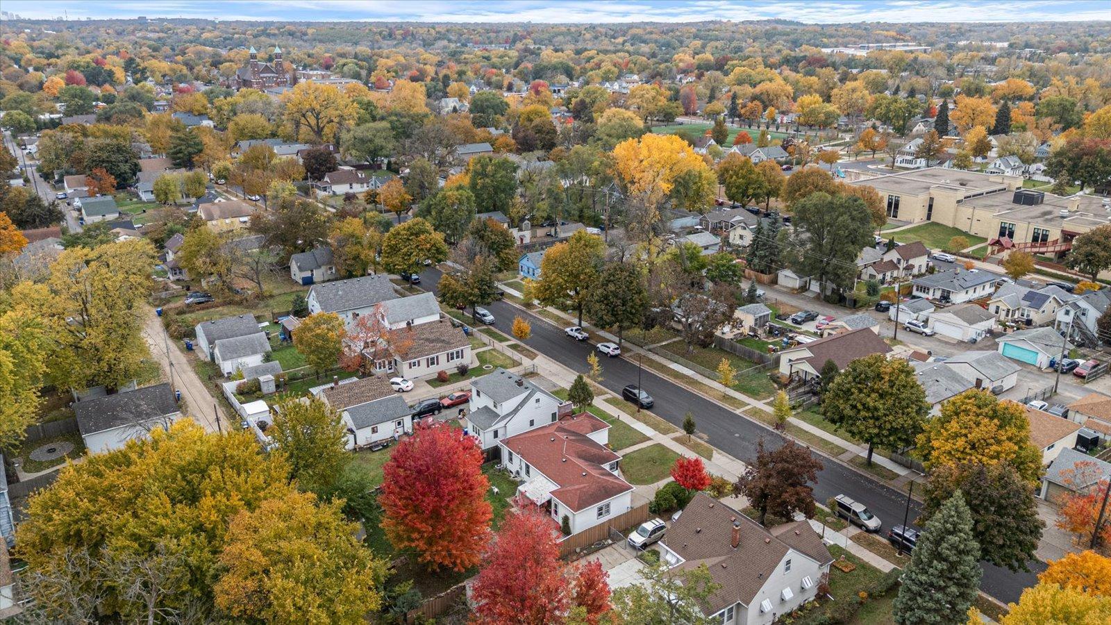 32 Jessamine Avenue E