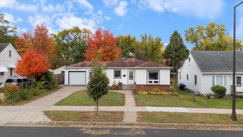 32 Jessamine Avenue E Saint Paul MN 55117