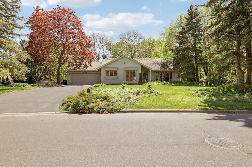 Photo of 16541 29th Avenue N, Plymouth, MN 55447 (MLS # 7073514)