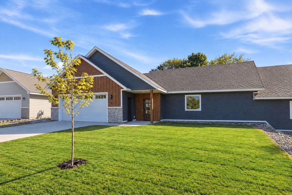 Photo of 115 NW Pine St, New London, MN 56273 (MLS # 7150794)