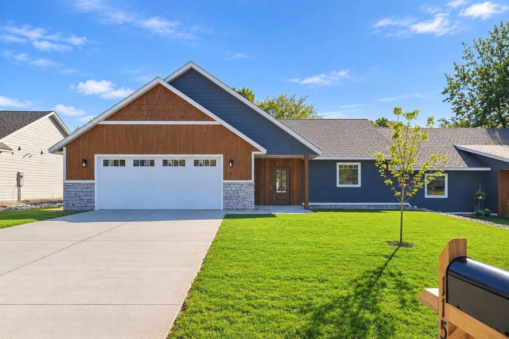 Photo of 115 NW Pine St, New London, MN 56273 (MLS # 7150794)