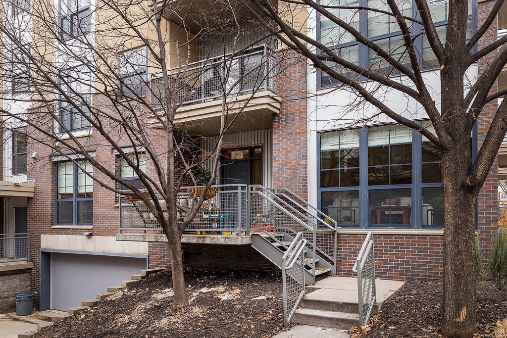 Photo of 825 Berry Street #105, Saint Paul, MN 55114 (MLS # 7037097)