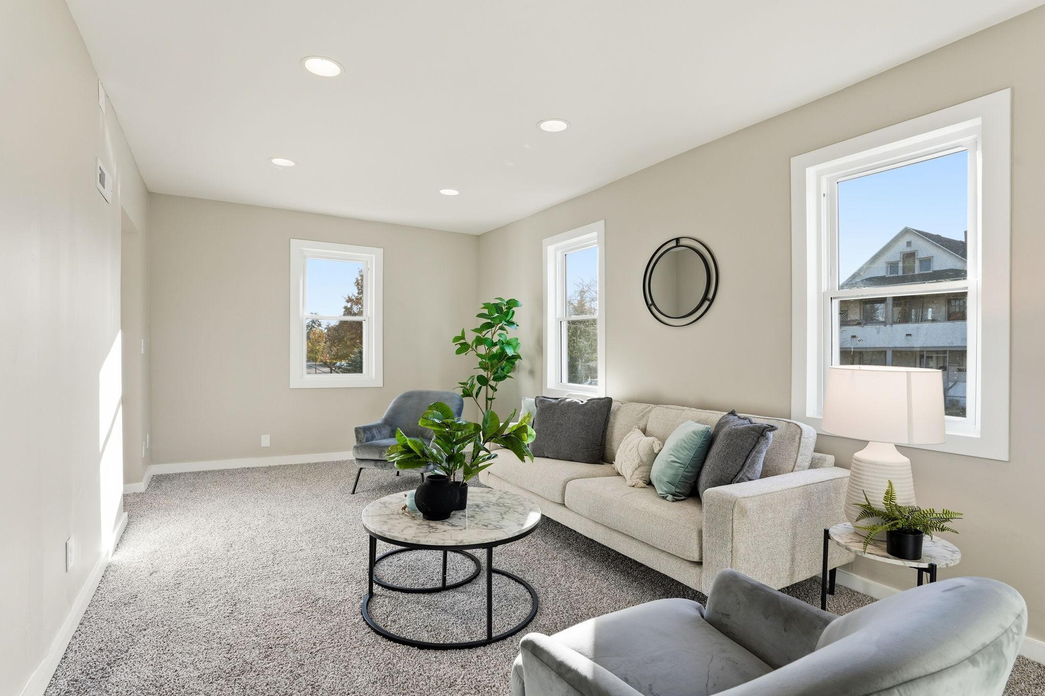 747 Buchanan Street NE