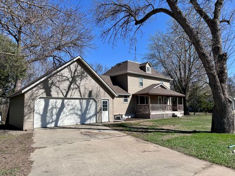 Photo of 627 W 1st Street S, Cottonwood, MN 56229 (MLS # 7027535)