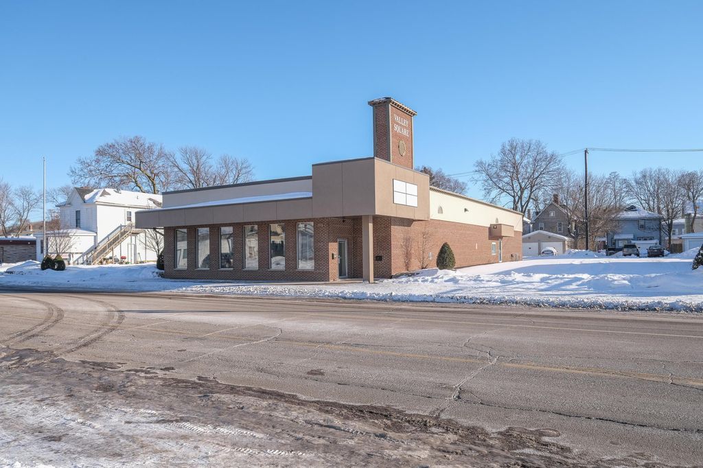 Photo of 915 S Front Street, Mankato, MN 56001 (MLS # 7038395)