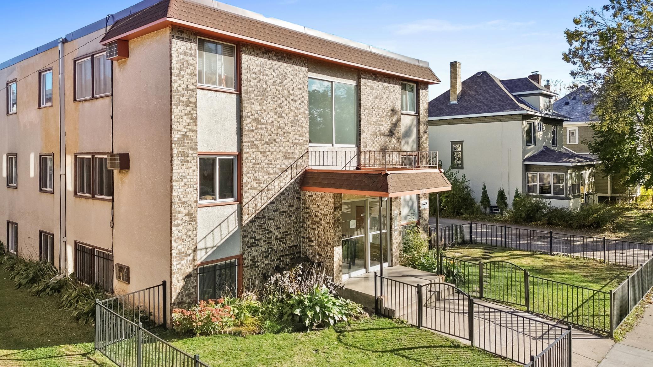 2637 Pleasant Avenue